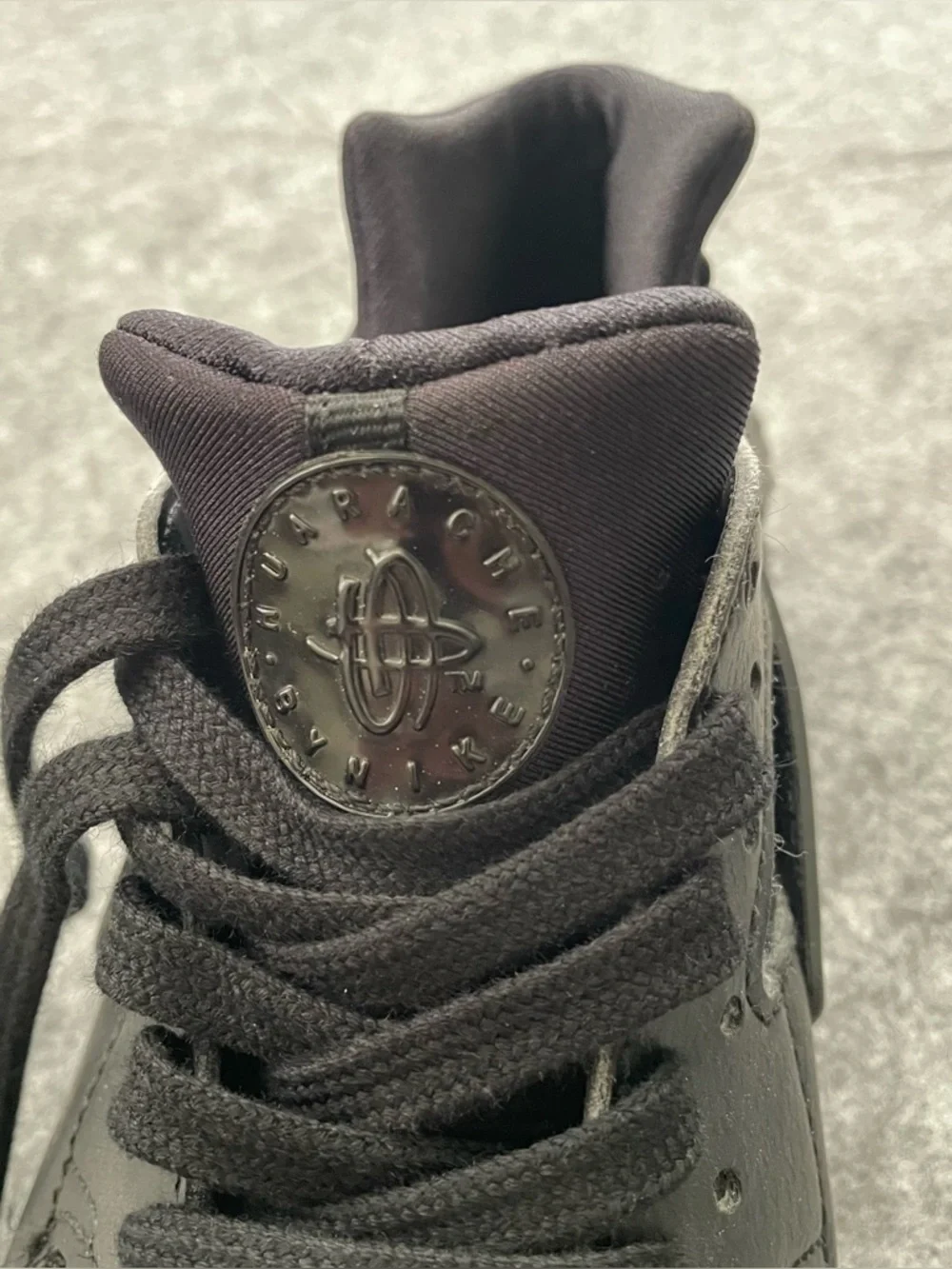 Nike Air Huarache Shoes Boys Size 6.5Y Triple Black Shoes Sneakers 654275-016‎